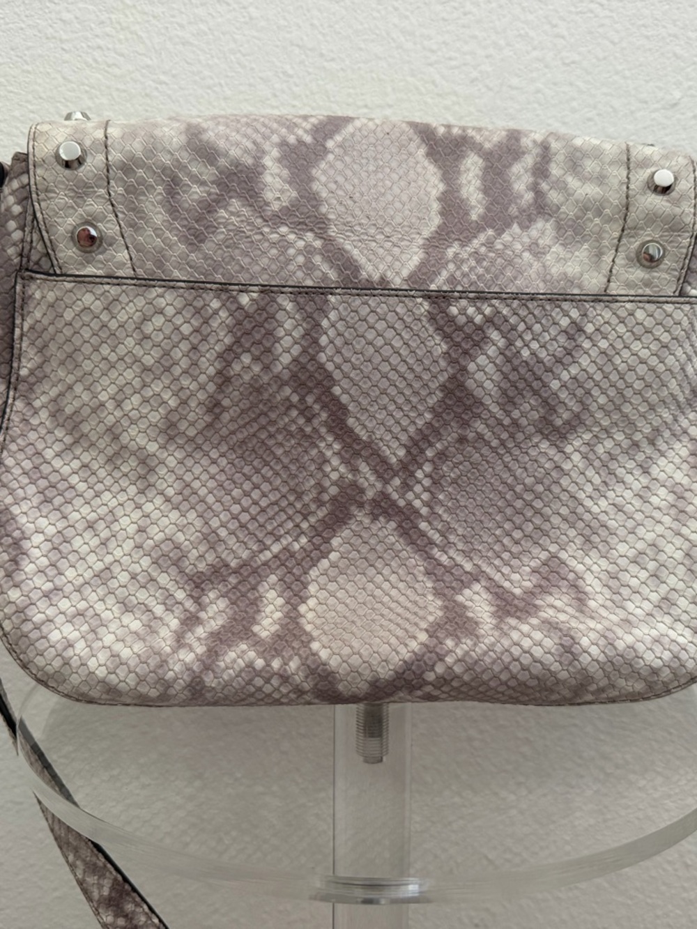 Michael Kors Laila medium snake embossed leather studded crossbody bag in gray - Picture 4 of 8